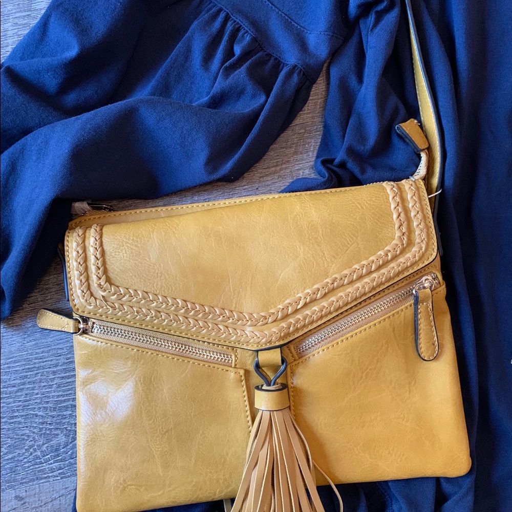 ONE LEFT✨ Braided Mustard Shoulder Bag - Picture 3 of 8